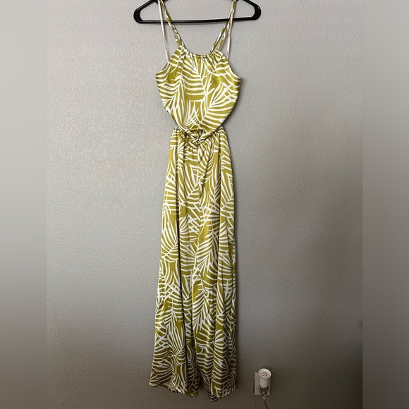 Jumpsuit - Picture 3 of 4